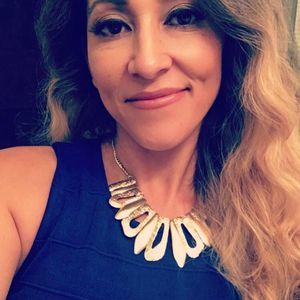 Meet your Posher, Efigenia